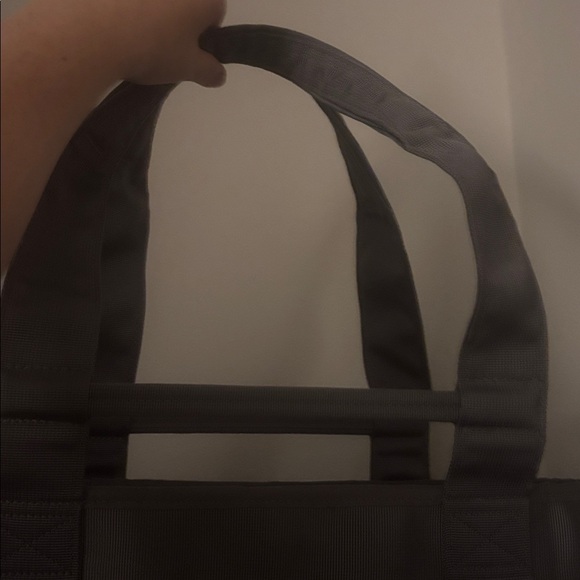 YETI Charcoal Camino 35 - Picture 5 of 5